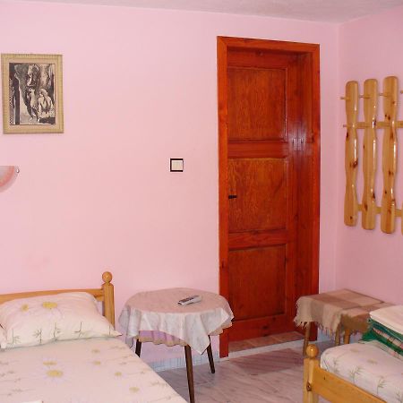 Mountain Sun Guest House Chiflik Ngoại thất bức ảnh