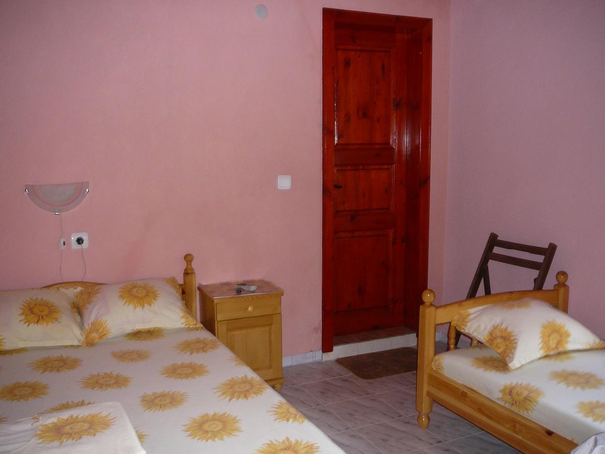 Mountain Sun Guest House Chiflik Ngoại thất bức ảnh